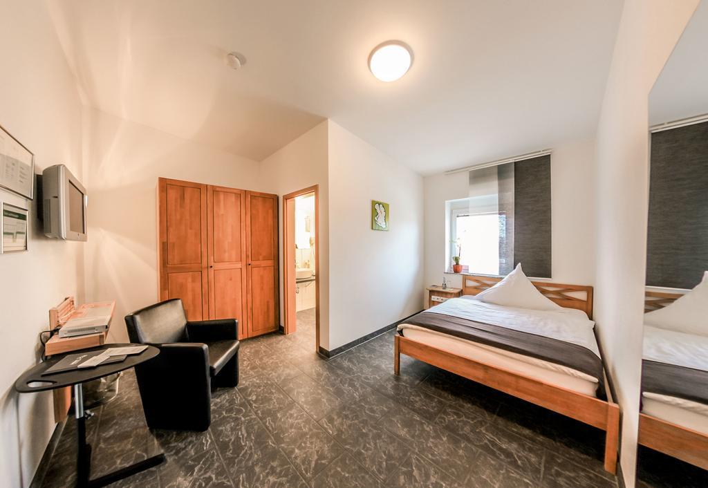 Inwest Hotel Garni Crailsheim Rom bilde